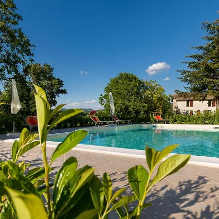 Apartamento Welcoming In With Garden Sassoferrato