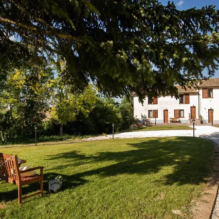 Apartamento Welcoming In With Garden Sassoferrato
